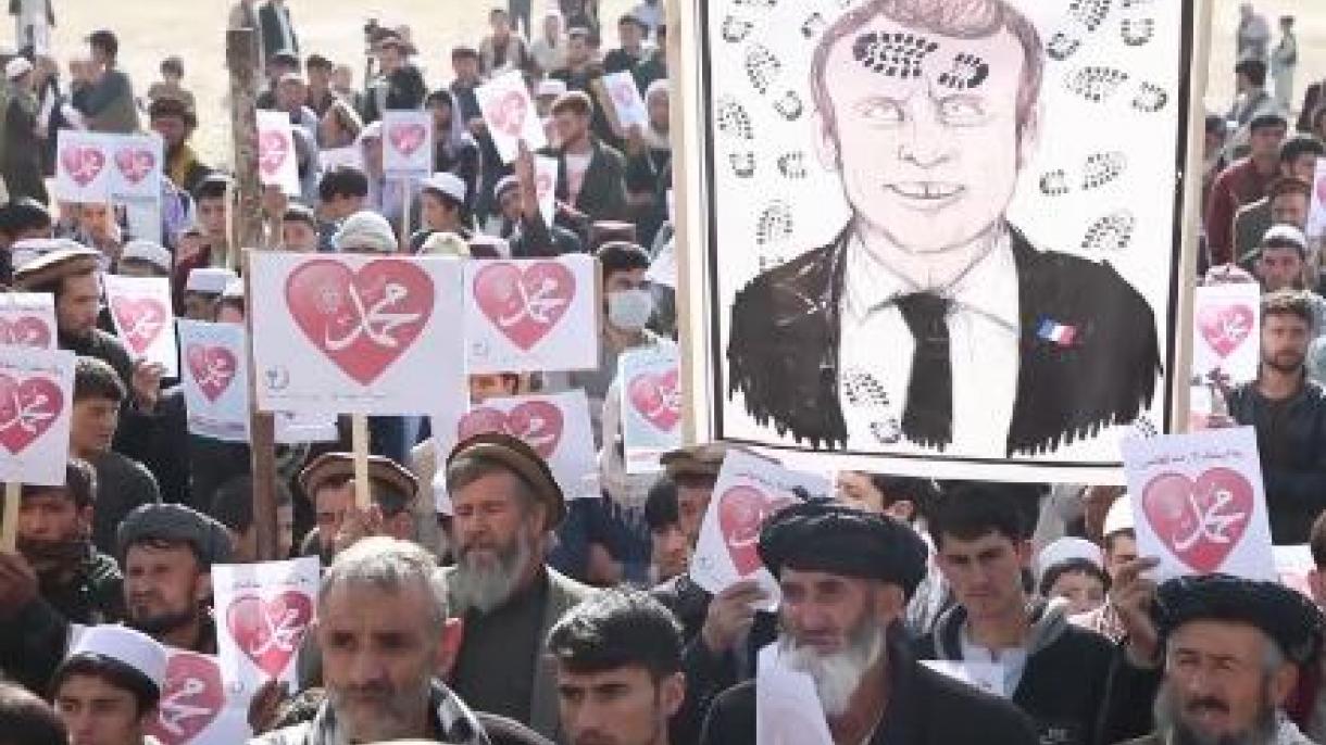 موج اعتراضات ‌مردم در افغانستان به گفته‌های رییس‌جمهور فرانسه