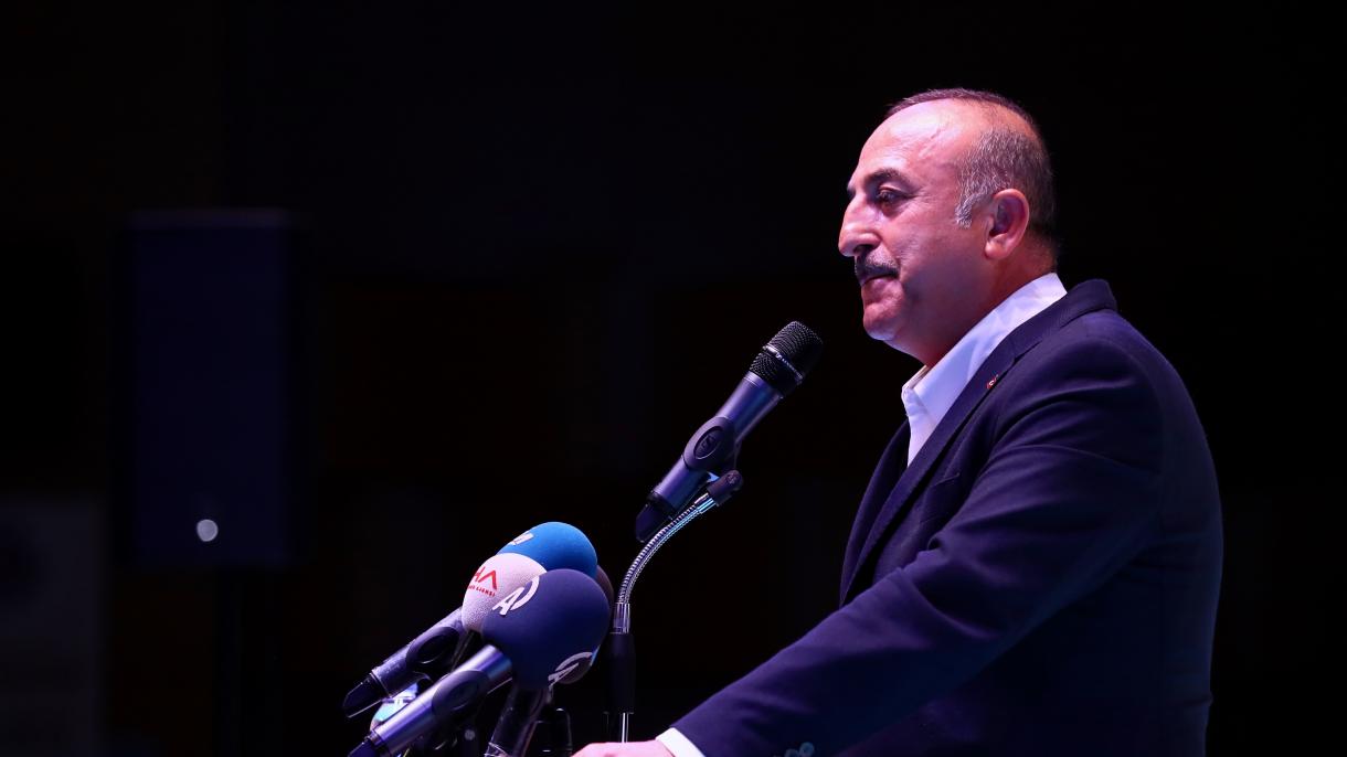 Mevlut Cavusoglu: “La modifica mira l’eliminazione dell'amministrazione a due teste”