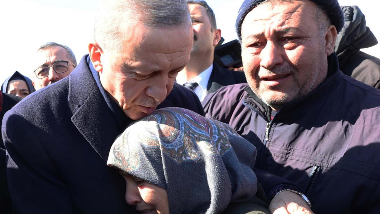 Erdogan:"Abbiamo vissuto uno dei più grandi disastri sismici della nostra storia"
