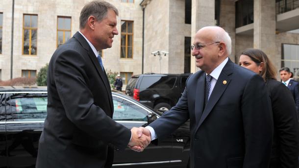 罗马尼亚总统继续在土耳其展开接触活动