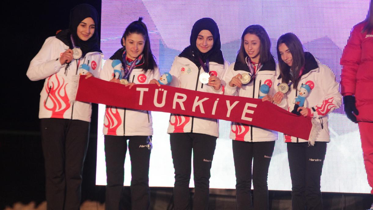 Turquía gana medalla de plata en el curling femenino en EYOF 2017
