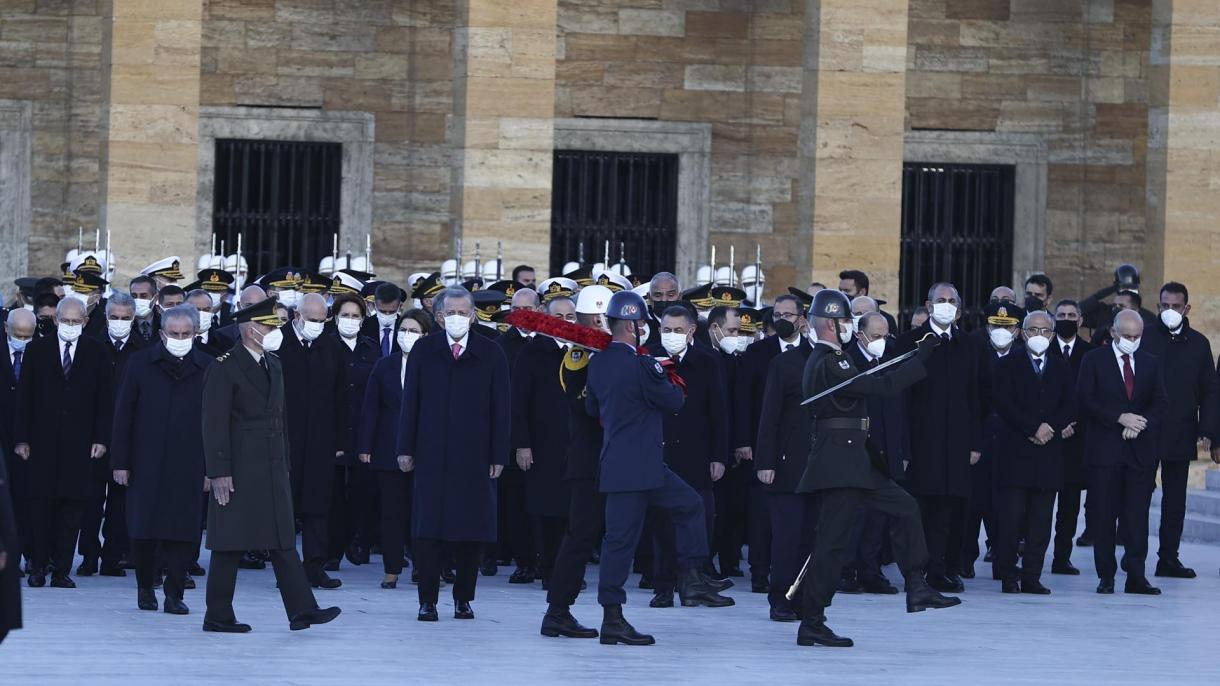 Државниот врв на чело со претседателот Ердоган во посета на мавзолејот на Ататурк „Аниткабир“