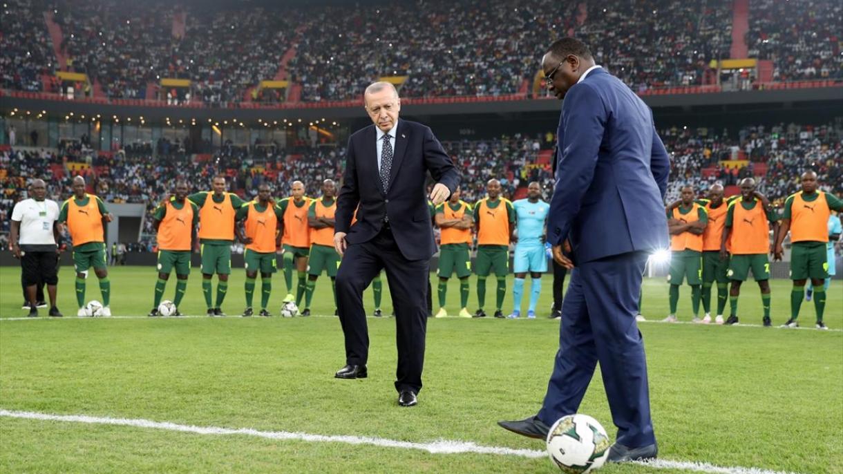 Erdoğan Senegal Stadyumu2.jpg