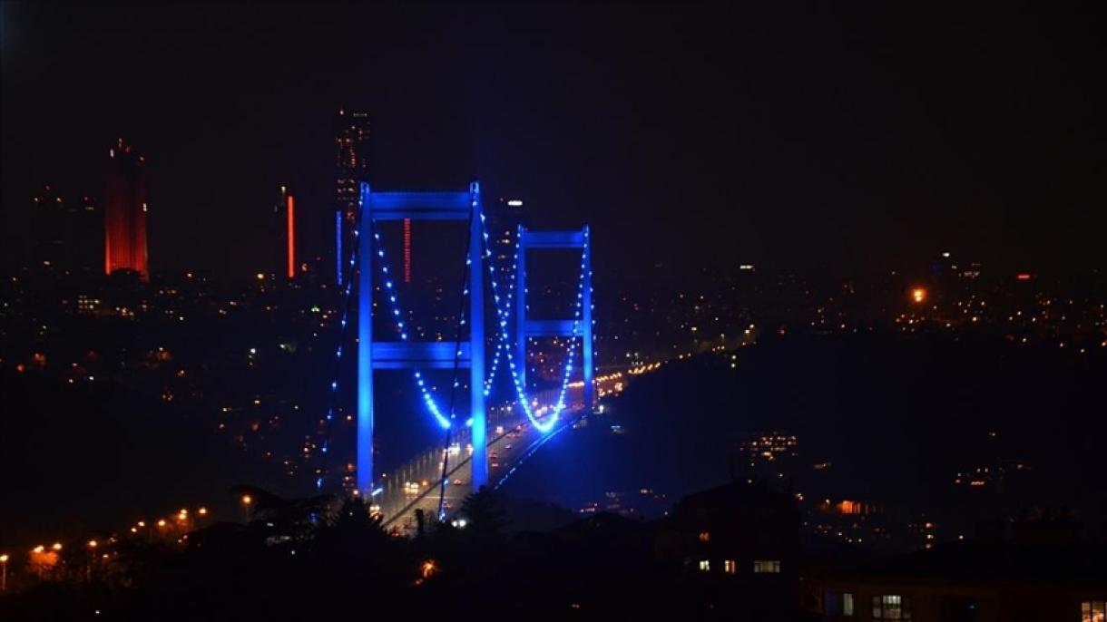 عالمی یوم معذوراں کے موقع پر استنبول کا پُل نیلے رنگوں سے سجایا گیا