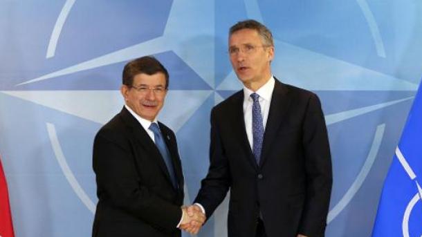 Davutoğlu találkozott Jens Stoltenberggel, NATO-főtitkárral