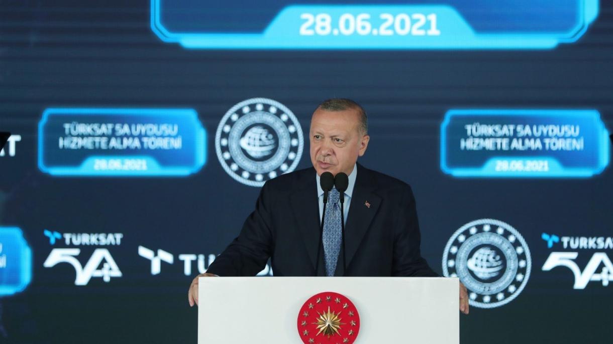 Cumhurbaşkanı Erdoğan TÜRKSAT 5A Uydusu Hizmete Alma Töreni.jpg