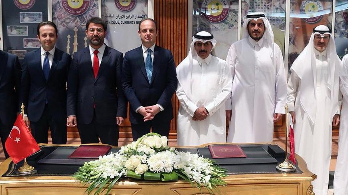 Los bancos centrales de Turquía y Qatar firman el acuerdo de intercambio de monedas
