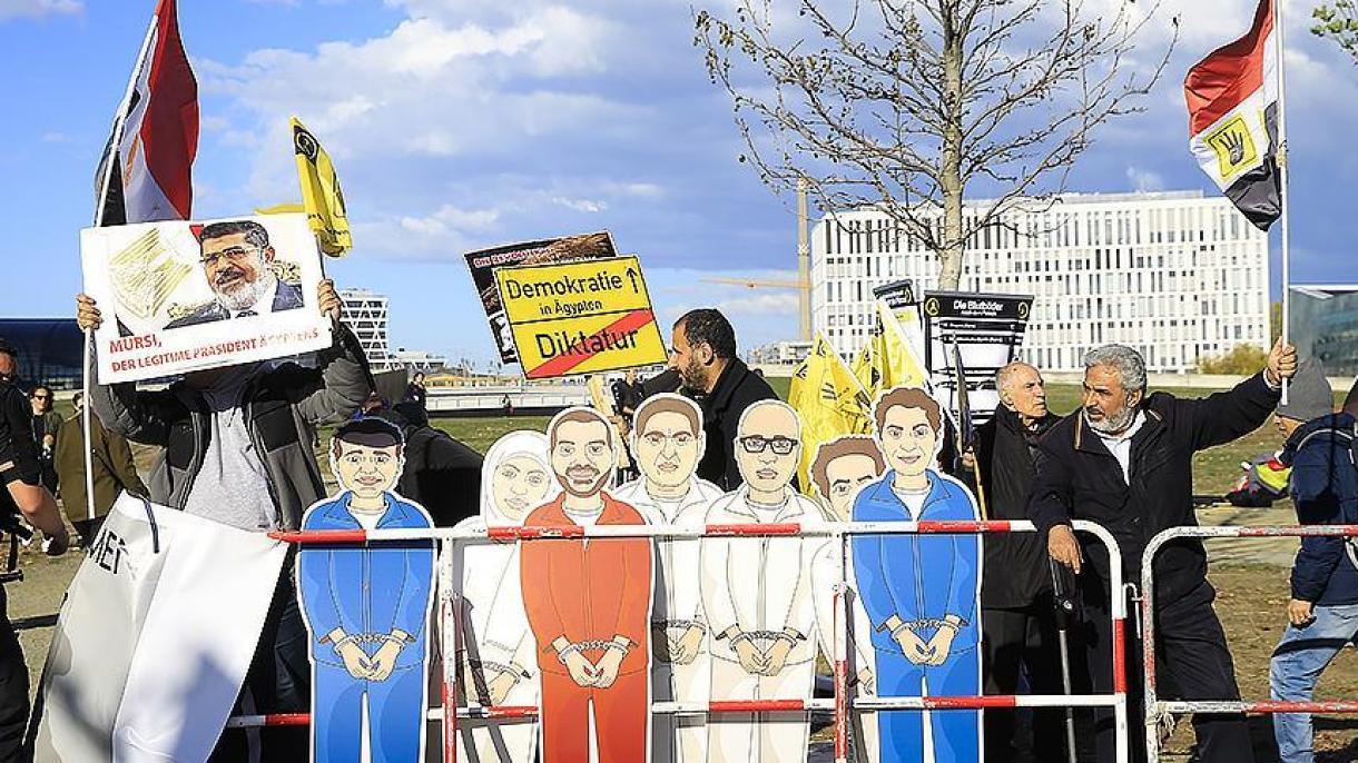 Berlinben tüntettek az egyiptomi elnök látogatása ellen