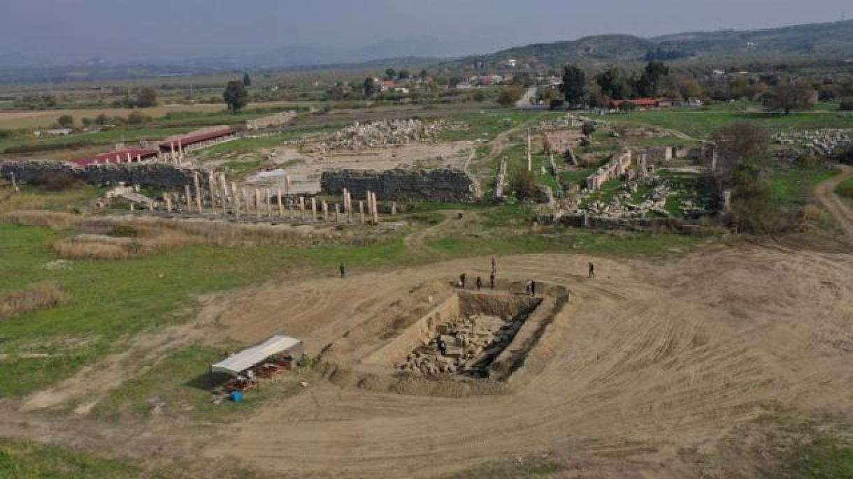 Se descubre 'Templo de Zeus' en la antigua ciudad de Magnesia en Aydın