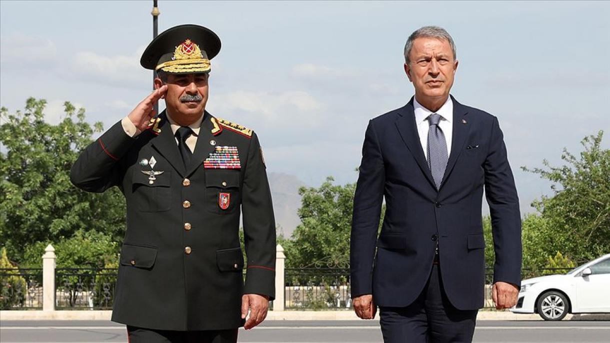 Ministro Akar si congratula con l'esercito dell’Azerbaigian per la liberazione di Fuzuli