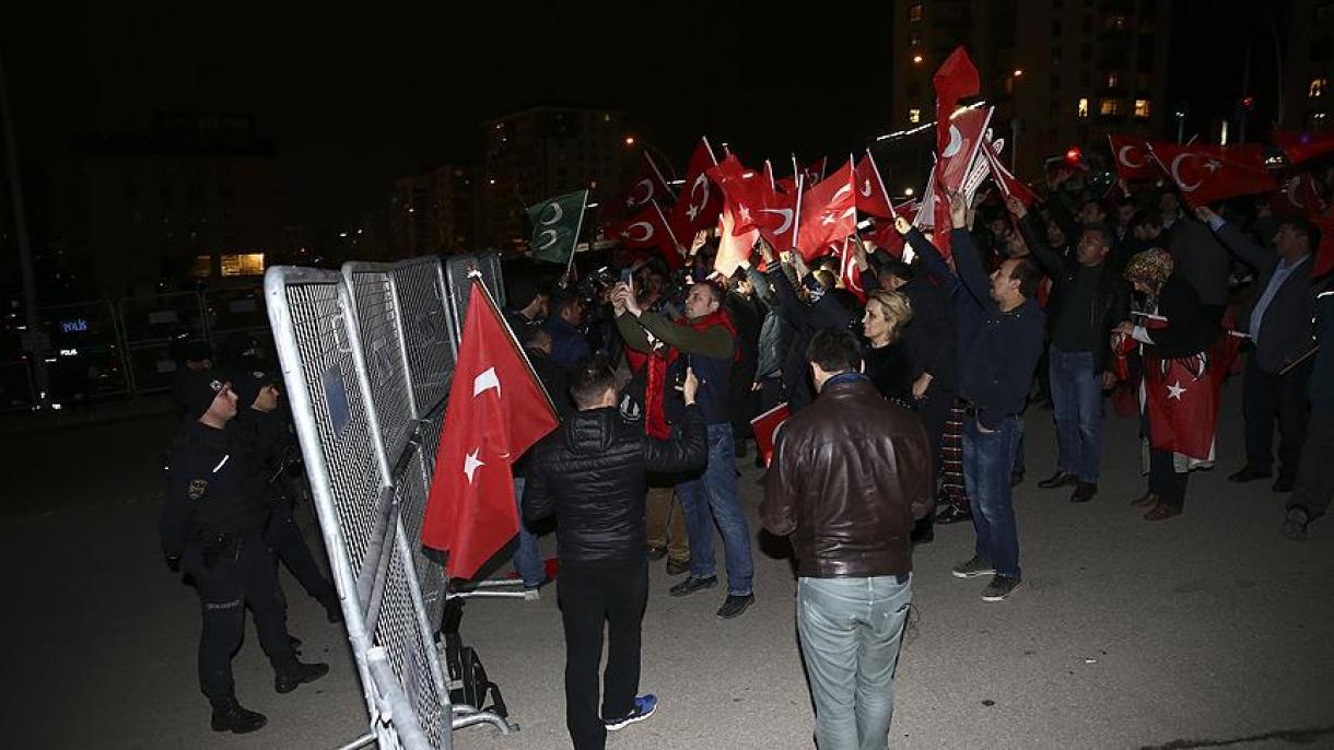 Διαδηλώσεις διαμαρτυρίας εναντίον της Ολλανδίας στην Τουρκία