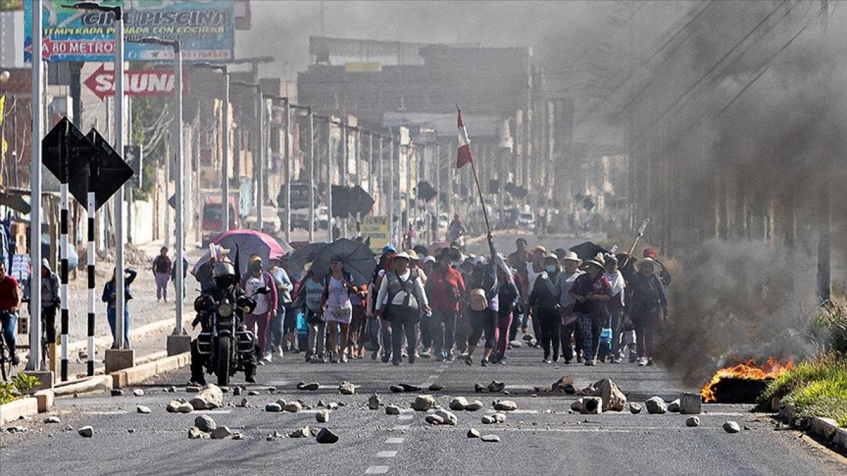 Tüntetések és összecsapások Peruban