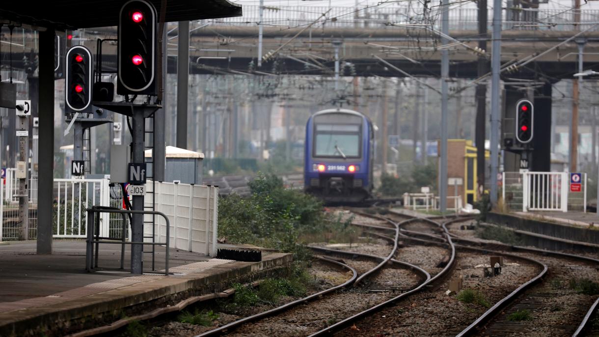 Francia: solo 4 de cada 10 trenes circularán debido a la huelga de revisores