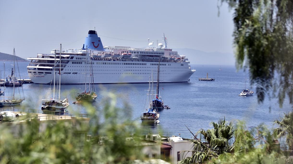 کشتی های لوکس در بنادر ترکیه