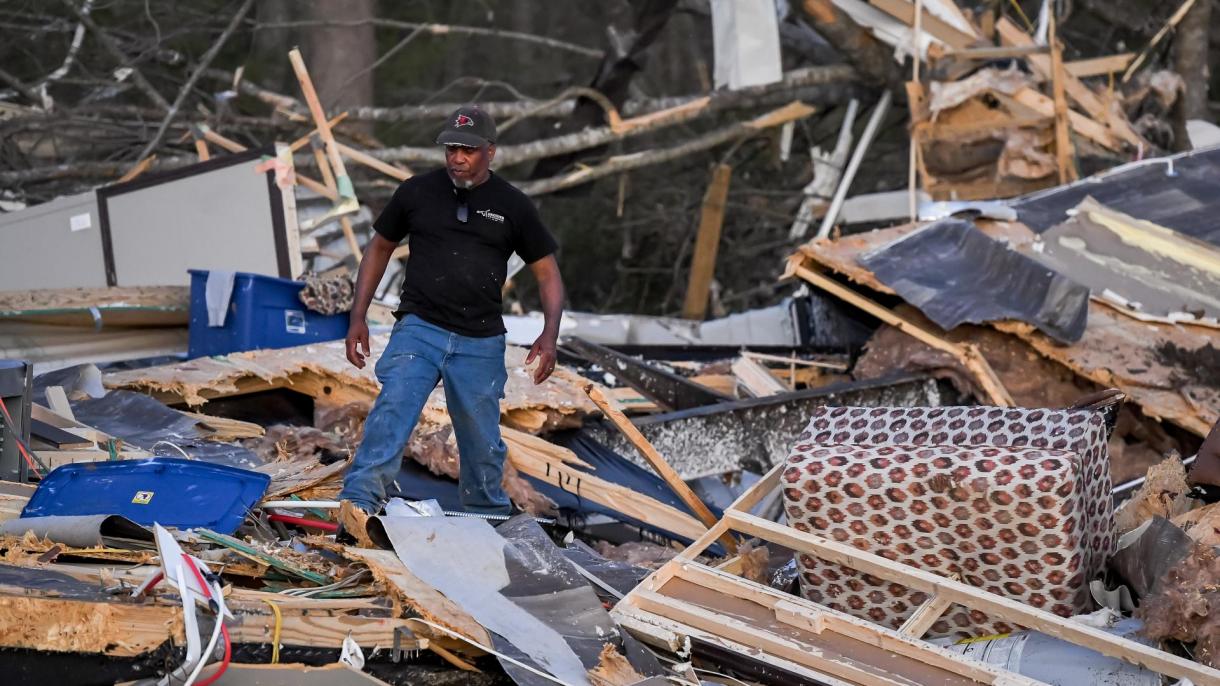 Tornado en Missouri, EEUU, deja víctimas mortales y graves daños