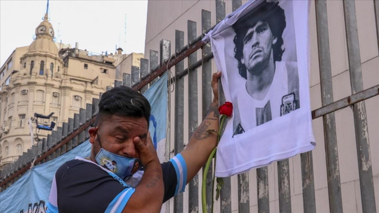 Unos 200 policías vigilan las inmediaciones del cementerio donde fue enterrado Diego Maradona