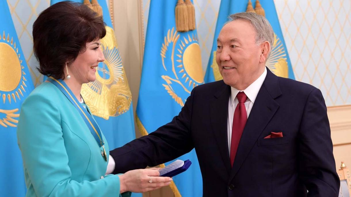 Qozog’iston Prezidenti Nursulton Nazarbayev mamlakatdagi ziyoli ayollarni taqdirladi