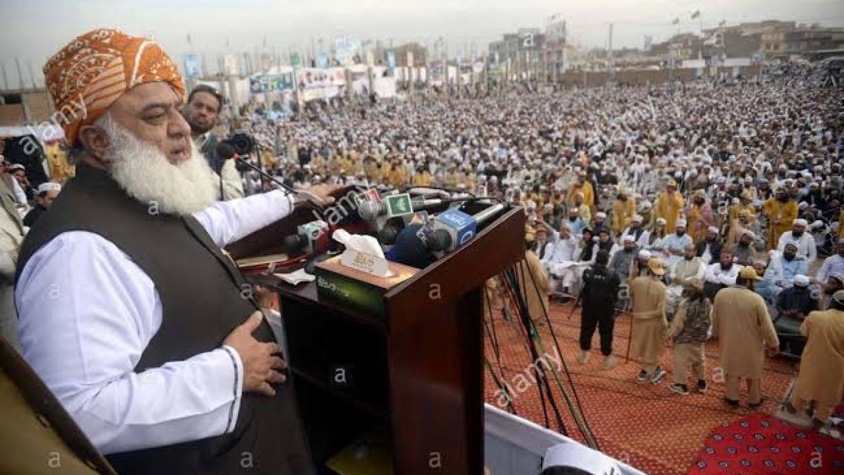 اسلام آباد میں دھرنا دینے میں مولانا فضل الرحمان تنہا رہ گئے