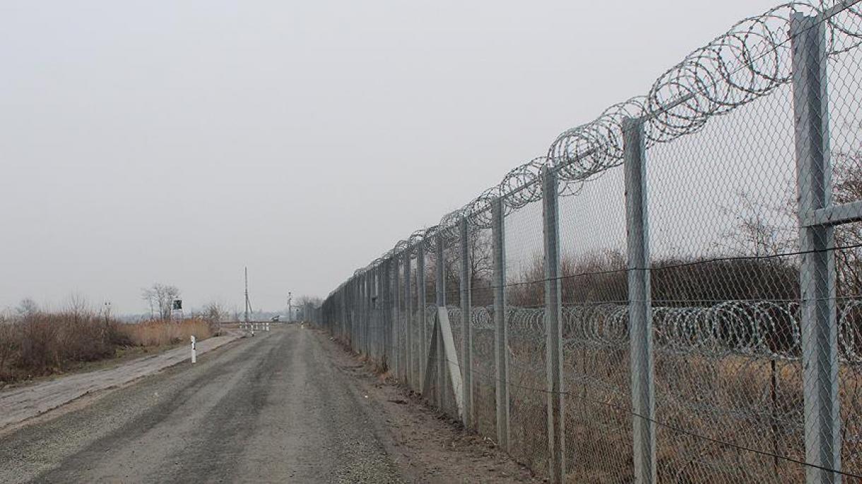 Ηλεκτροφόρο συρματόπλεγμα τοποθετεί η Ουγγαρία στα σύνορα της με τη Σερβία