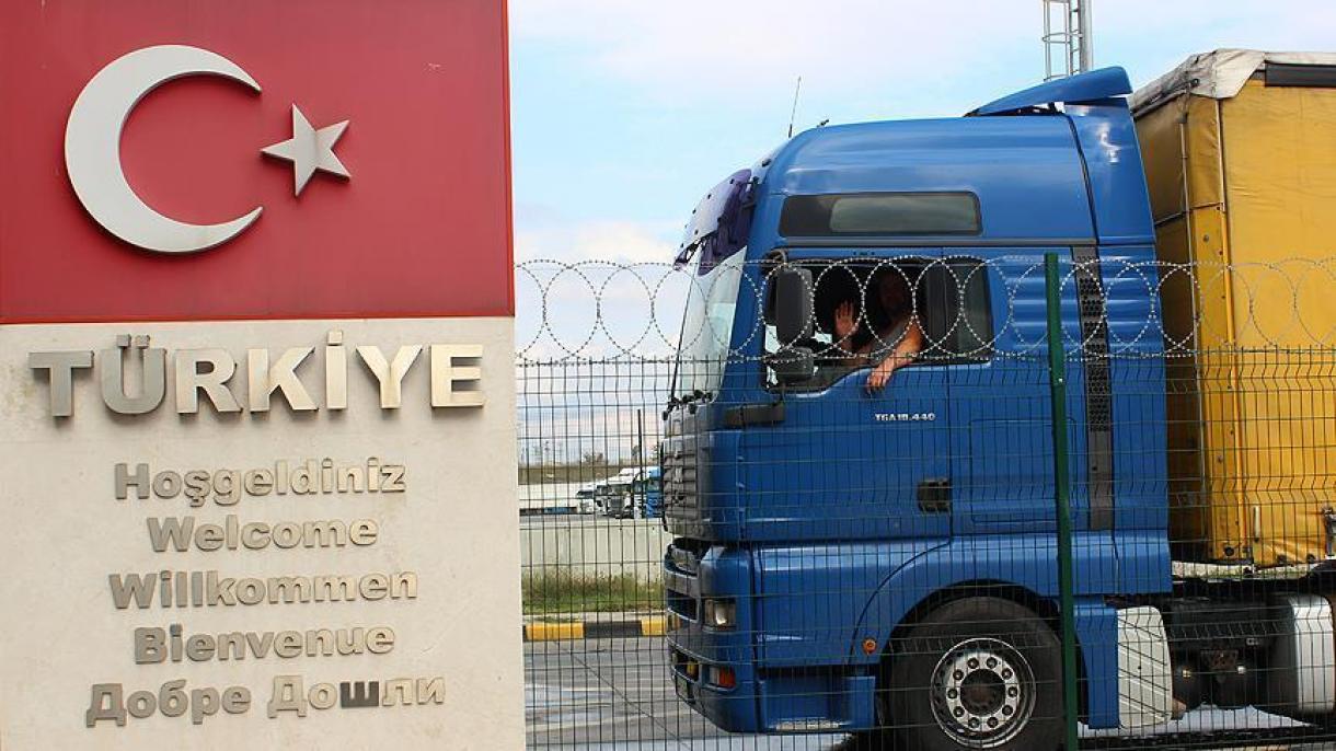 ثبت رکورد جدیدی در تردد کامیون‌ها از مرز کاپی‌کوله ترکیه