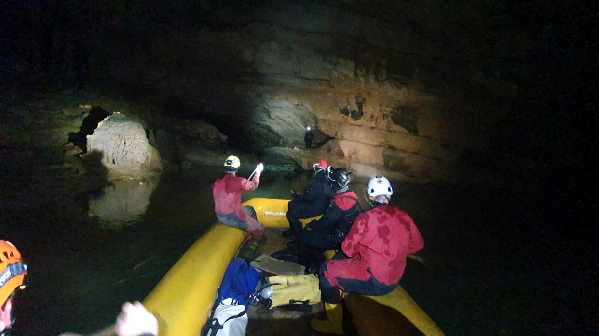 5 نفر در یک غار در اسلونی گرفتار شدند