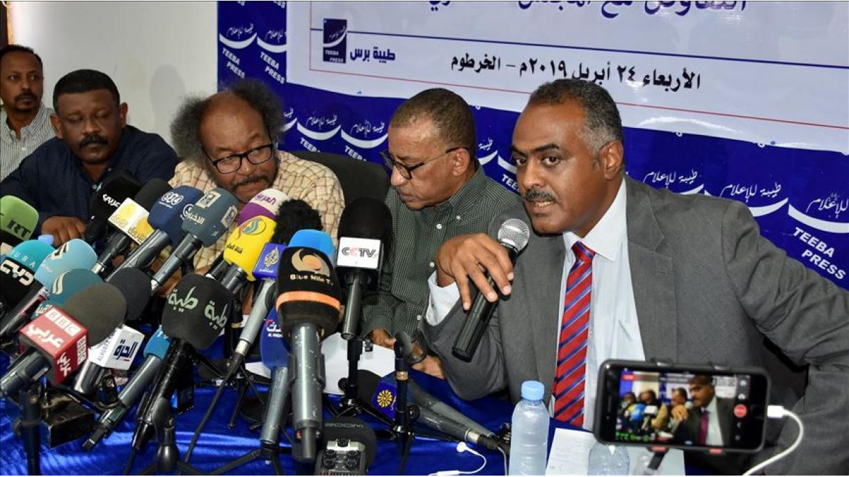 Oposição do Sudão recusa a data limite para que os militares entreguem o poder