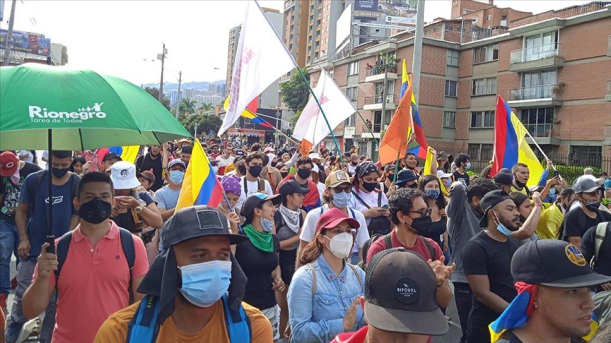 Kolumbiýada hökümede garşy geçirilýän protestler dowam edýär