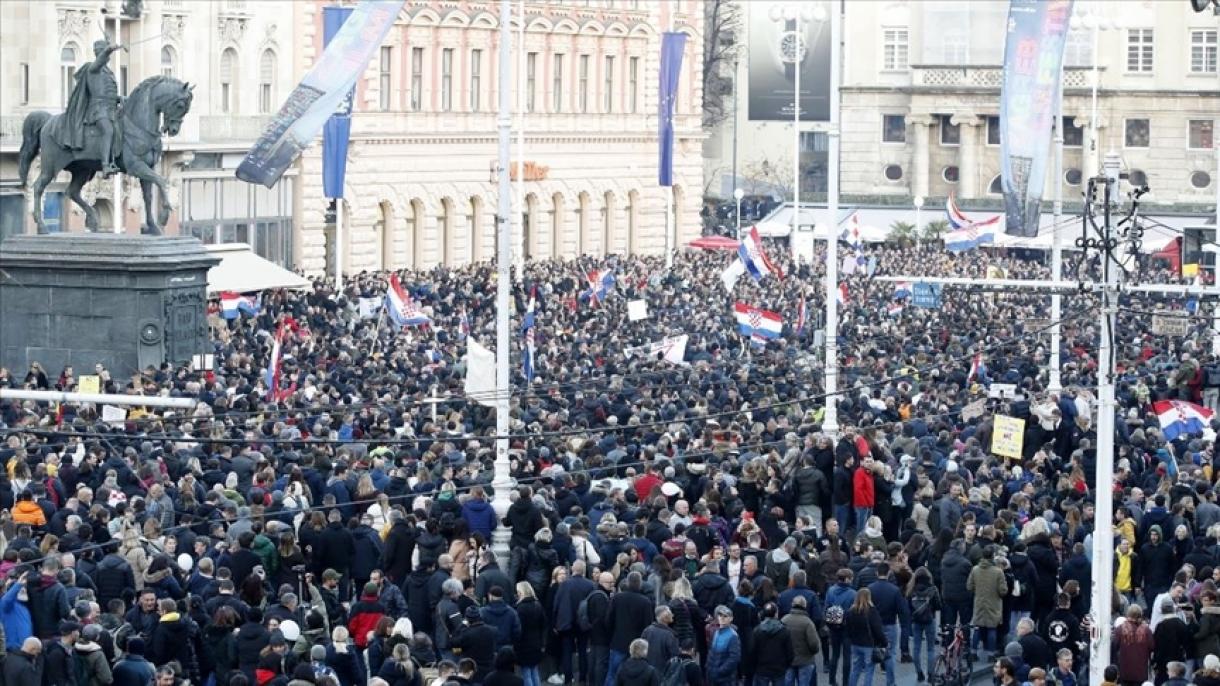 Kroaci – Protesta masive kundër masave anti-COVID