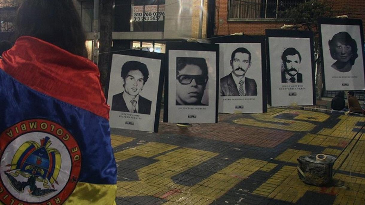Ειρηνικές διαδηλώσεις μαθητών στην Κολομβία