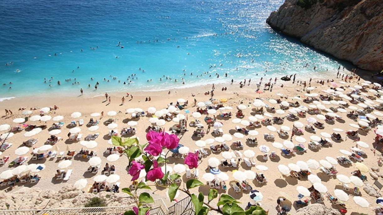Анталија за 10 месеци пречека 8,6 милиони странски туристи