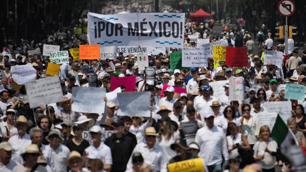 Así se desarrolló masiva protesta de ‘Chalecos Blancos’ contra AMLO en México
