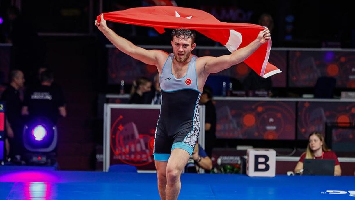 Süleyman Karadeniz é o campeão da Europa