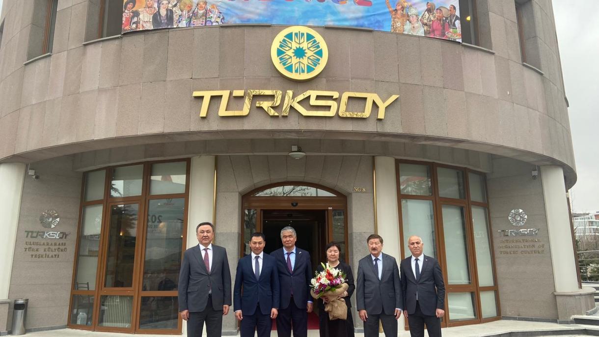 Kırgızistan Kültür Bakanı Azamat Camankulov Ankarada 6.jpg