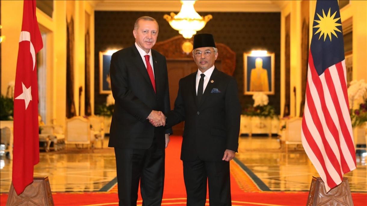 Президент Эрдоган Малайзиянын королу менен сүйлөштү