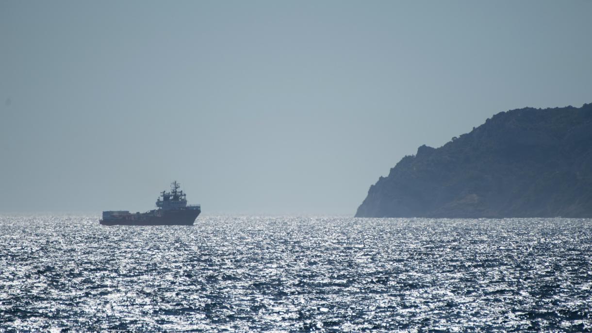 土耳其海岸警卫队营救64名非正规移民