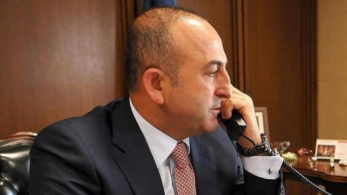 Çavuşoğlu hizo conversaciones telefónicas con Zarif y Kubis