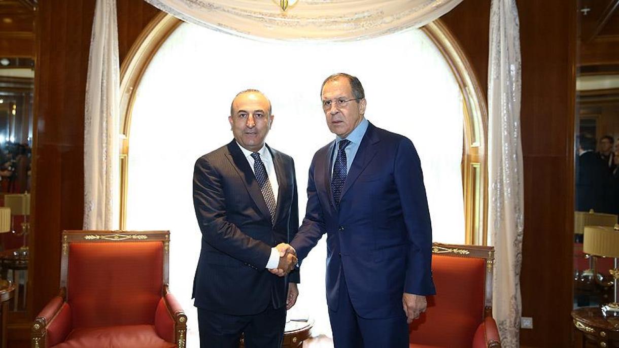 Çavuşoğlu ha parlato con i suoi omologhi azerbaigiano e russo