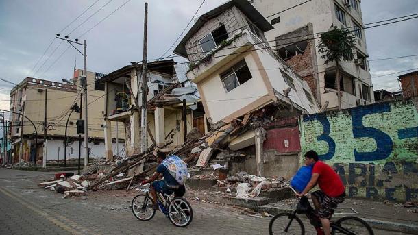 Fiscalía de Ecuador registra a 570 muertos en Manabí por terremoto