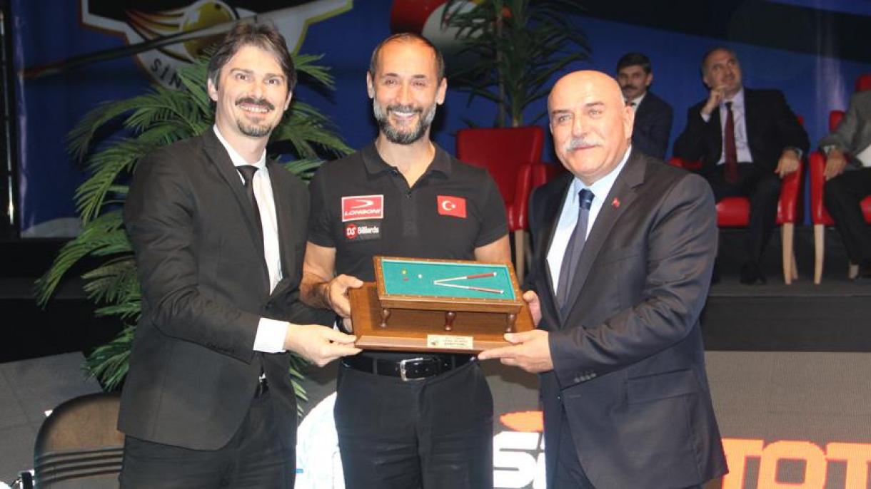 Semih Saygıner, campeón del Campeonato de Billar a Tres Bandas de Turquía