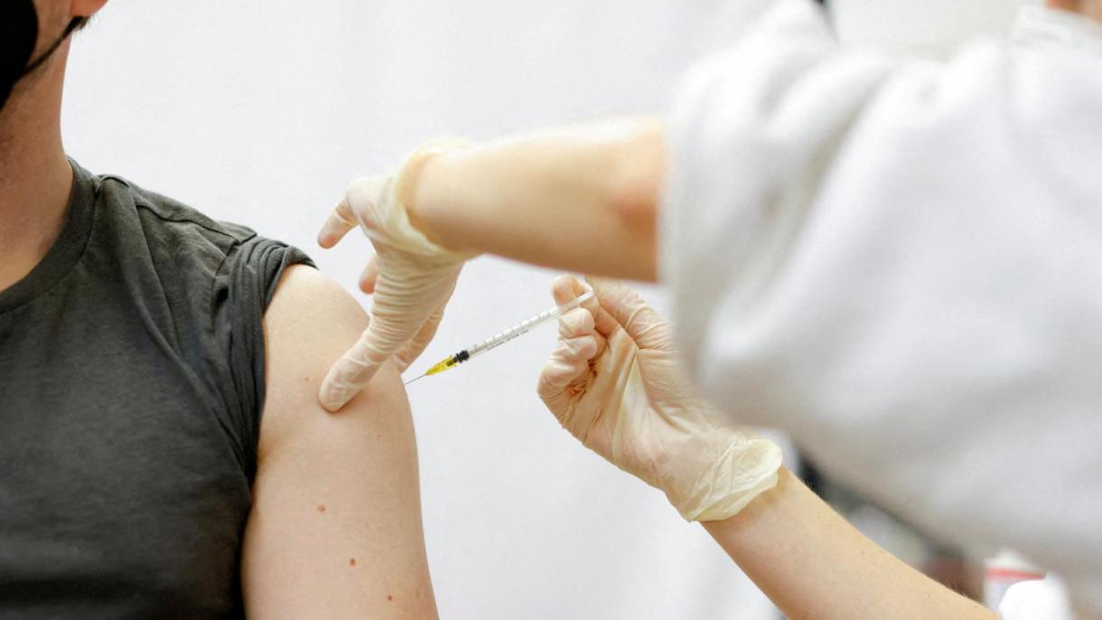 Германияда 1800 адамга мөөнөтү өтүп кеткен вакцина сайылды