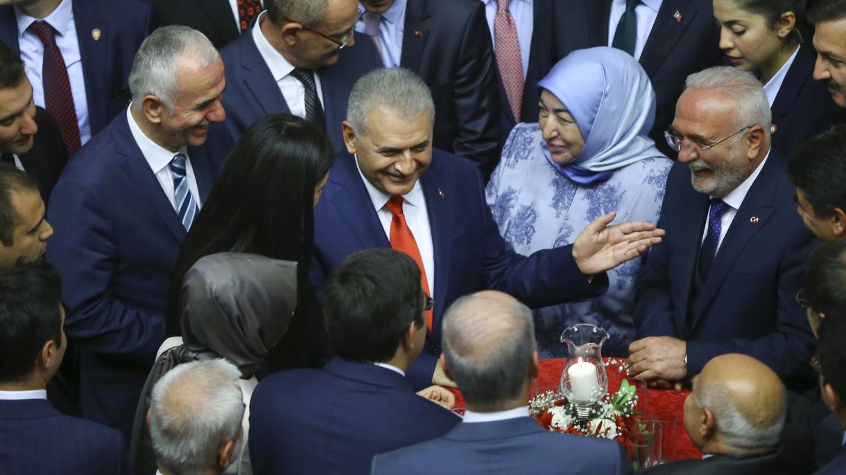 Yıldırım contestó preguntas sobre los asuntos importantes de la agenda