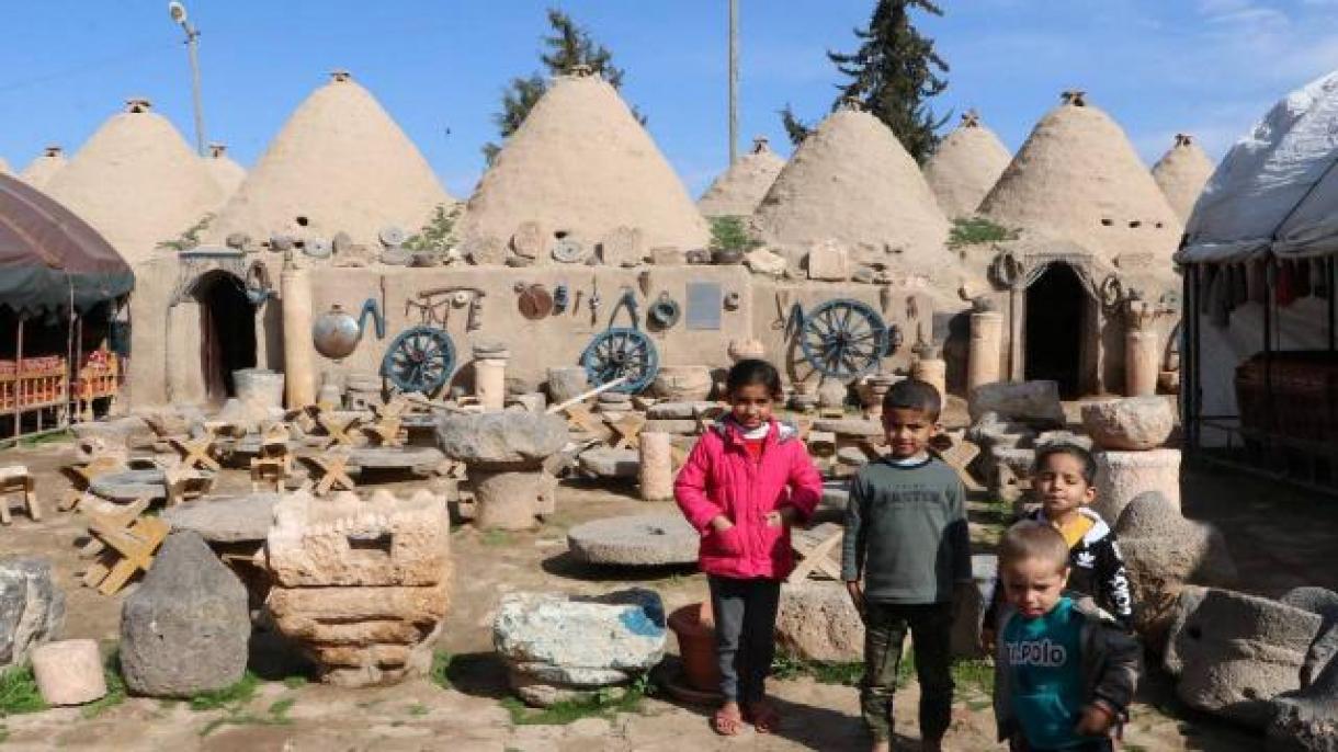 As casas cônicas abobadadas de Harran são frescas no verão e quentes no  inverno