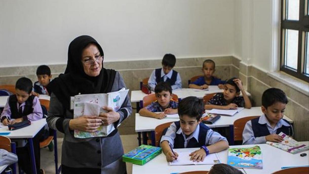 Irán prohíbe la enseñanza del inglés en las escuelas