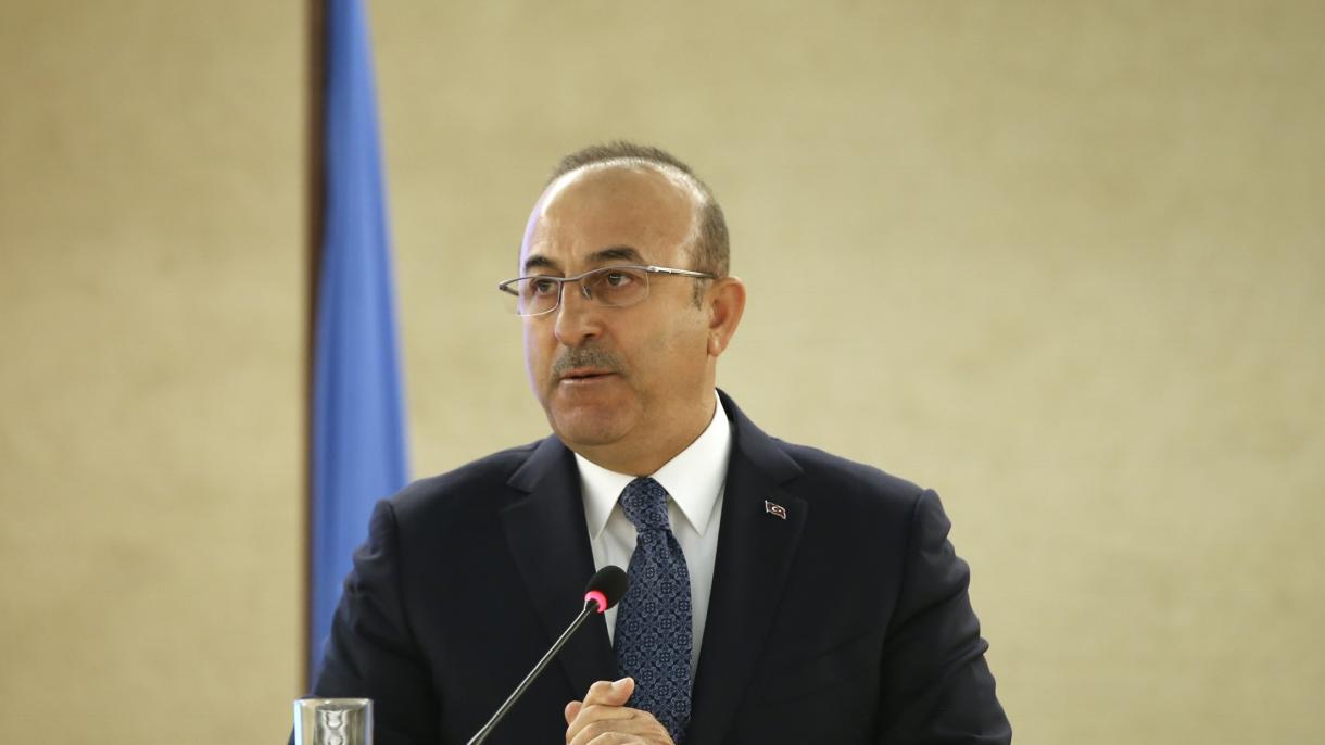 El ministro de Exteriores Çavuşoğlu ha respondido las preguntas de Sputnik