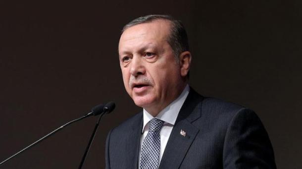 Erdog'an, askiyachi va ZDF kanali boshlovchisi Jan Bohmermanni sudga berdi