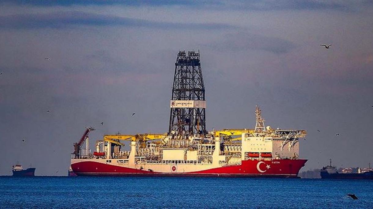 Сондажният кораб „Фатих“ хвърли котва до Йеникапъ в Истанбул