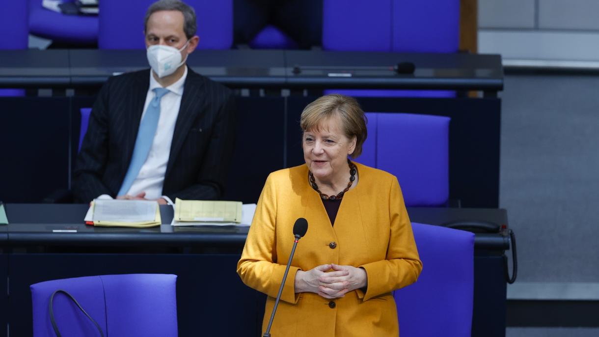 Angela Merkel Federal Mecliste 01.jpg