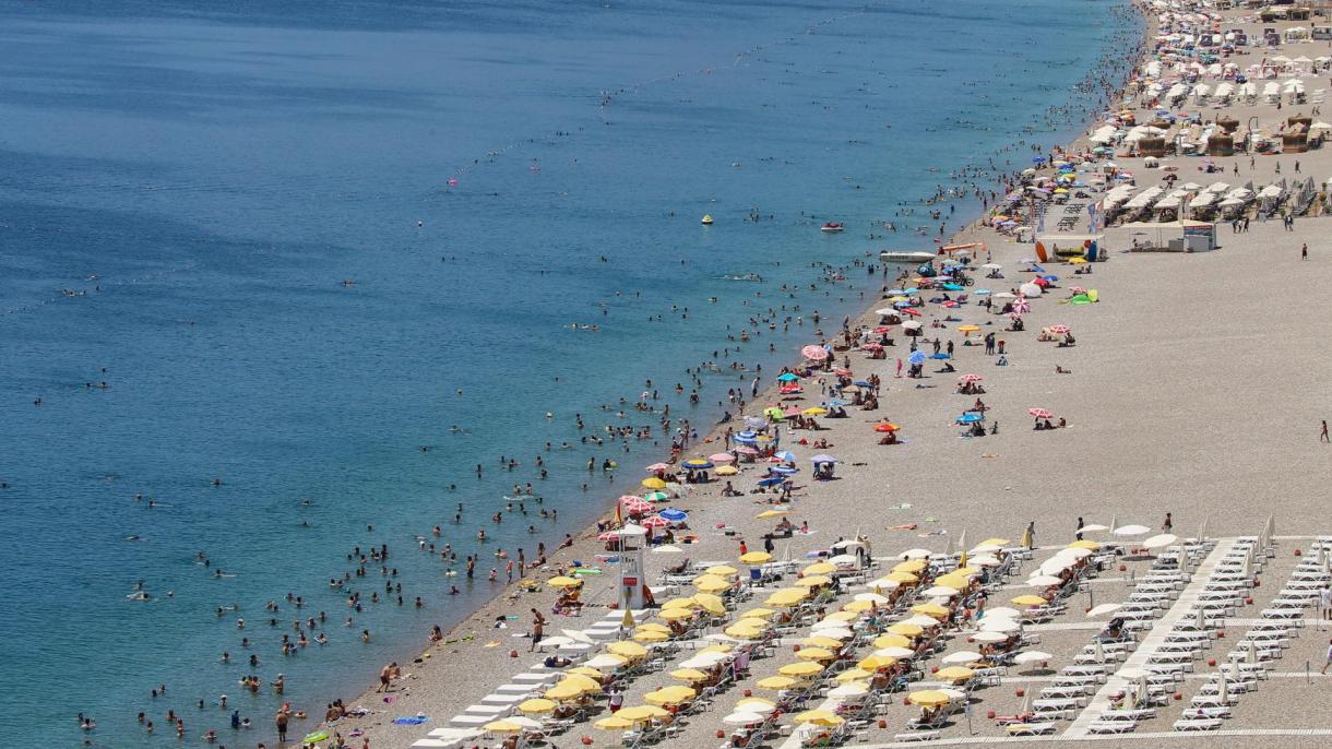 ترکیہ: انطالیہ میں آنے والے سیاحوں کی تعداد 14،5 ملین سے تجاوز کر گئی