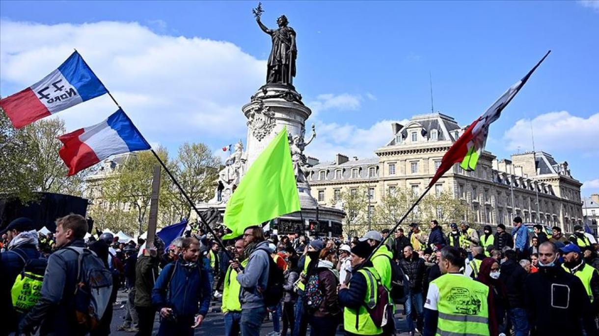 法国黄背心再次涌上街头示威