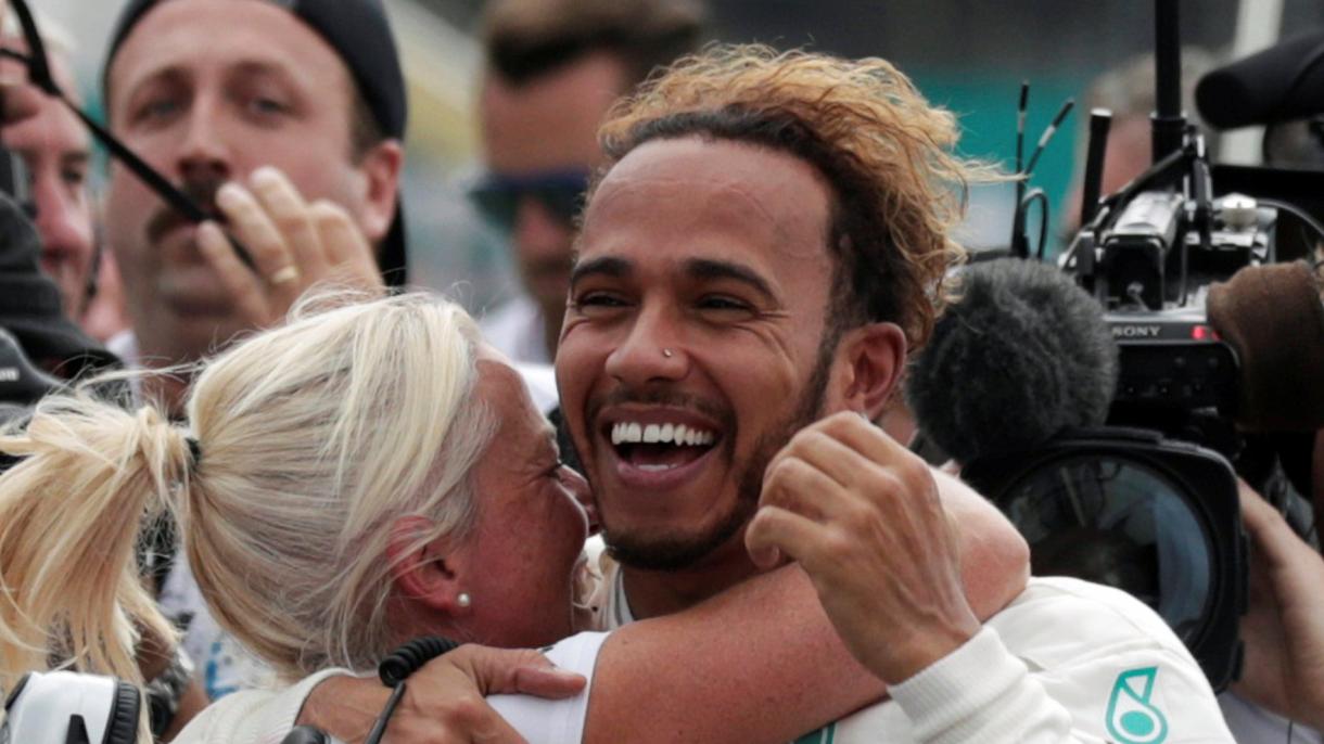 Lewis Hamilton é cinco vezes campeão mundial na Fórmula 1
